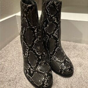 Hot snake booties!